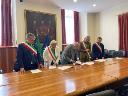 Cavallino-Treporti sottoscrive con il prefetto di Venezia il protocollo antimafia per il settore turistico-alberghiero e dell Cavallino-Treporti sottoscrive con il prefetto di Venezia il protocollo antimafia per il settore turistico-alberghiero e dell